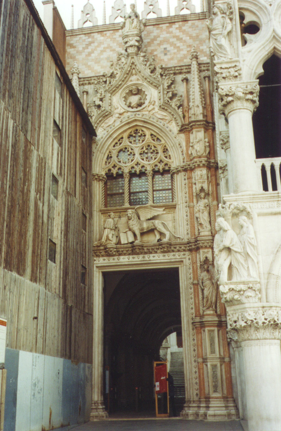 Porta della carta.jpg